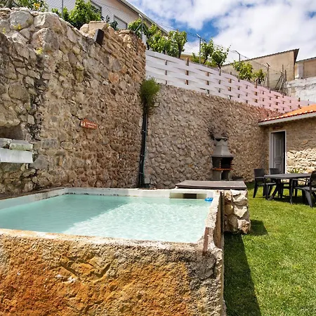 Residencia Dos Castelos بيت للعطل